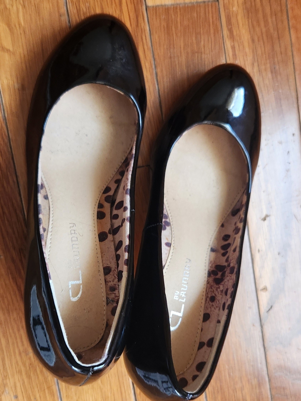 CL by Laundry Black Patent Round-Toe 3inch Heels